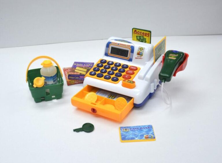 Child's toy cash register set.